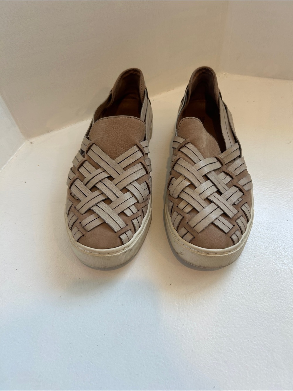 Frye Ivy Huarache Women’s Woven Slip-On Sneakers in Taupe size 8.5M